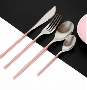 Set of 4 spoons code C12-8 PINK

