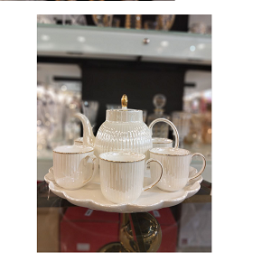 Luxury porcelain tea set with an elegant design, consisting of one teapot and 6 cups
