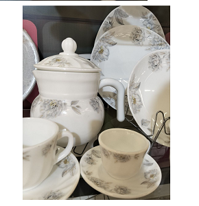 Arcopal set 60 pcs with an elegant floral design combining calm grey and gold tones.
