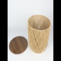  table set 3-piece with a modern woven design and an elegant round top. Dimensions: 30×23×H24.5 cm, 35×30×H40 cm, 40×34×H45 cm.
