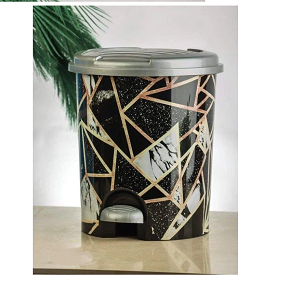 Al-Andalus plastic trash bin, Marbella 2
