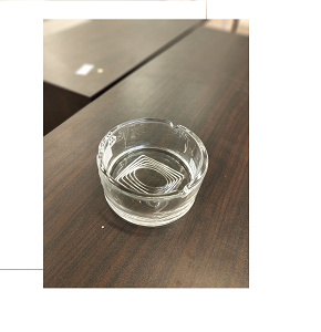 Living Home Glass Ashtray, Circular – Transparent glass with classic design and engraving for refined moments. LXYG7507-2

