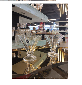 Living Home glass ice cream bowl, set of 2 pieces, classic design inspired by the shape of a flower with a stable base and a decorated body that captures the light
