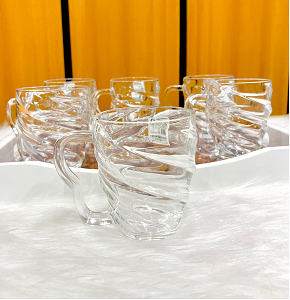 Living Home 6-piece transparent glass mug set with wavy and practical design and comfortable handle