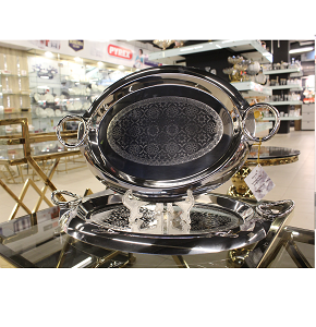 A set of oval serving trays, 2 BC, German
