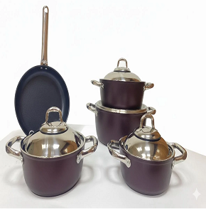 Saflon Tefal cookware set, 9 pieces, round, red, stainless steel handles.
