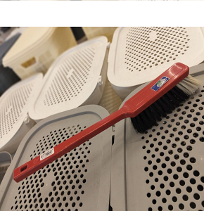 Mid Star Shiny Large Window Brush, Red

