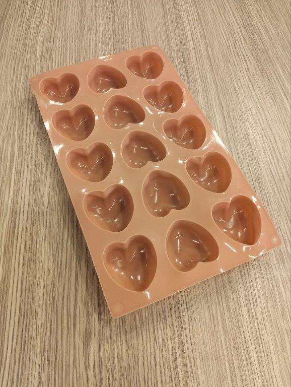Silicone Cupcake Mold 15 Cups Hearts – Romantic design, ideal for gifts