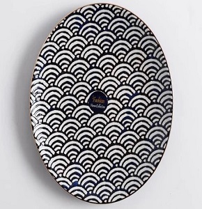 Individual flat round porcelain plate Danny Home with embossed white and black design Dimensions 26.5 × 26.5 × 2.5 cm 105P 2028

