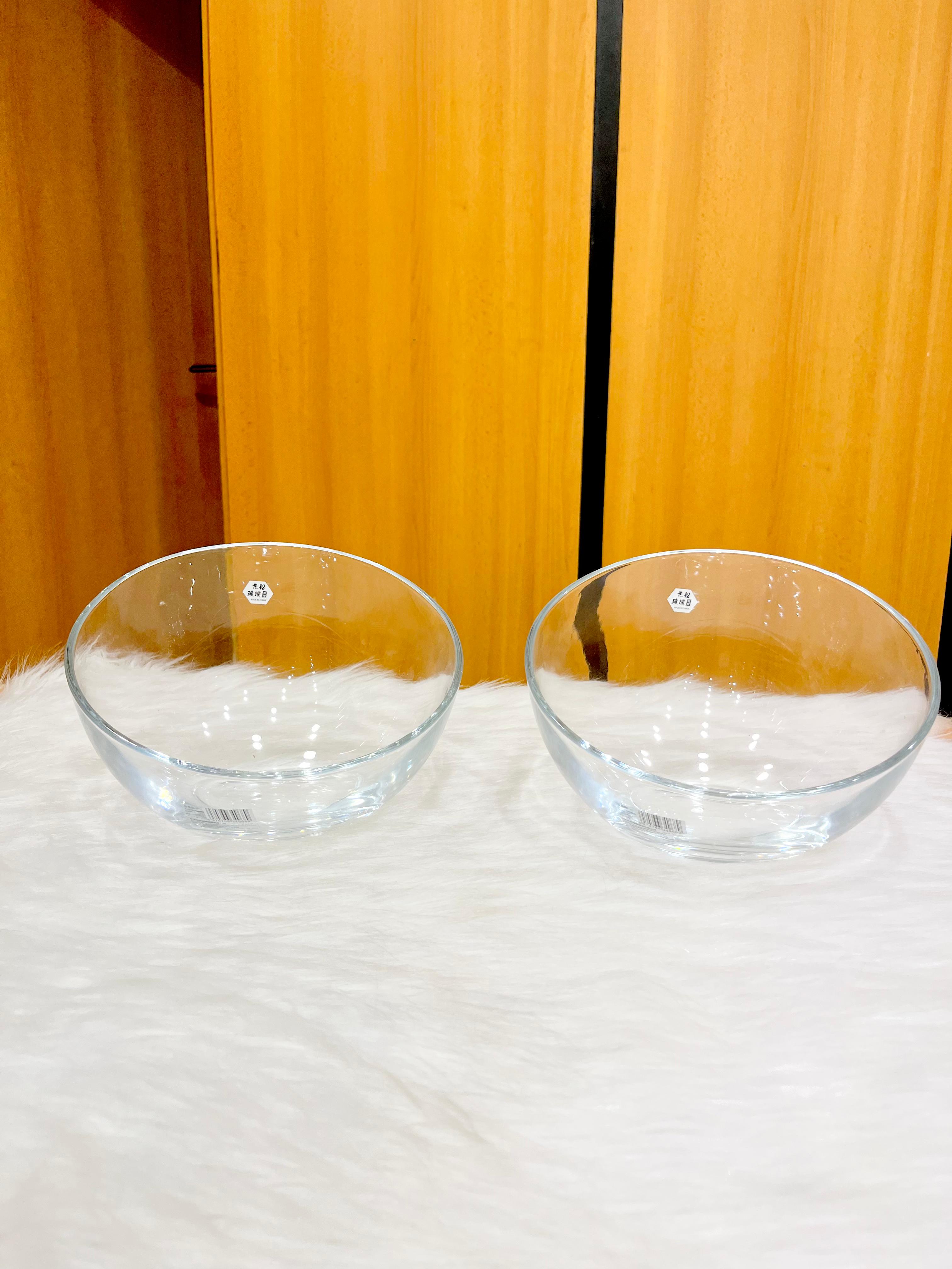 Living Home glass bowl, set of 2 pieces, with an innovative geometric design and a slanted rim that reflects modernity and simple elegance

