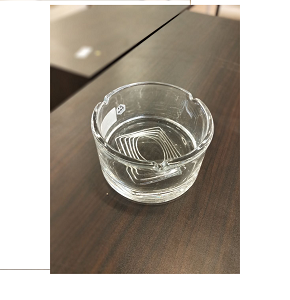 Living Home Glass Ashtray – Thick glass with an elegant circular design and decorative engraving. LXYG7506-2

