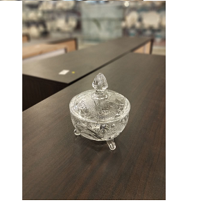 Living Home luxurious glass sugar bowl with three legs and prominent leaf engravings, with faceted handled lid. Made from high-purity transparent glass, ideal for sweets or as classic elegant decor 
