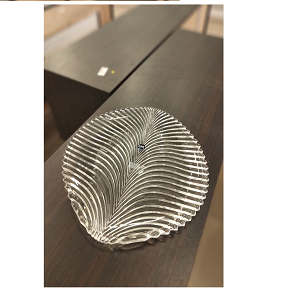 Living Home Glass Fruit Plate – Elegant clear glass design inspired by a leaf shape, featuring embossed details and smooth curves for a refined artistic touch. Perfect for serving fruits, desserts, or