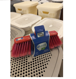 Mid Star Matador Shiny Brush, Large, Soft, Red.
