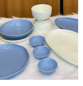 Alm-40 Diamond 30-piece dinner set.
