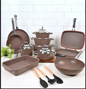 Granite Power Line 15-piece square set includes pots (18-20-24-28 cm) a 24 cm frying pan a 16 cm milk pot a 28 cm wok a 36 cm double grill a 31 cm casserole and a 32 cm crepe pan in chocolate.
