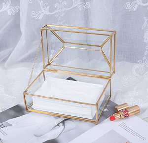 Imported tissue box, ribbed transparent gold glass. (MD-47)