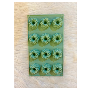 Silicone Chocolate Mold 12 Cups Brioche – Easy and professional chocolate shaping