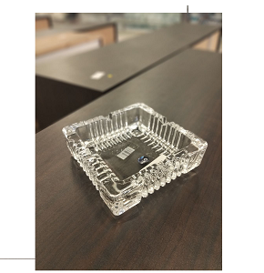 Living Home Glass Ashtray – Features a luxurious geometric architectural design. LXYG7116
