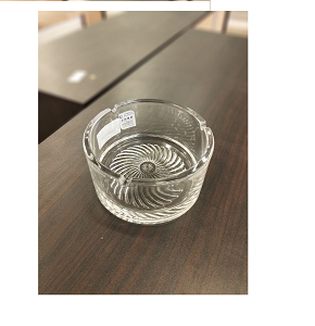 Living Home Glass Ashtray – Thick glass with an elegant circular design and engraving. LXYG7506-1
