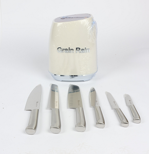  Knife Set  7-Piece with Stand: 8" Chef Knife, 8" Slicing Knife, 8" Bread Knife, 5" Utility Knife, 3.5" Paring Knife, Kitchen Scissors, and Peeler.