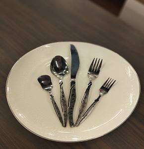 89-Piece Cutlery Set Case – 3.5mm Silver – Egypt Home

