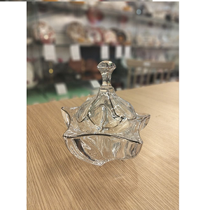 2M star gilded bonbonniere with lid
