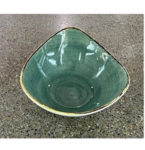 Individual deep porcelain plate Danny Home triangular shape with interlaced artistic colors Dimensions 15 × 15 × 5.5 cm CZT04-144

