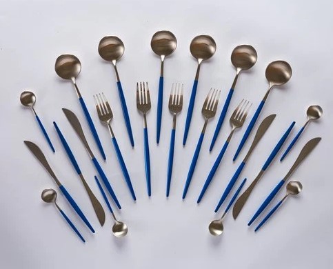 Set of 4 bouillon spoons silver with blue handle code C12-10 BLUE
