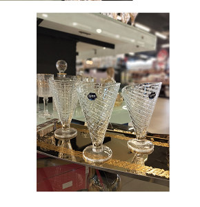 Living Home Glass Plate, Transparent – Wide round plate with decorative engraved edges. LXP201-2

