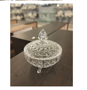 Living Home Crystal Glass Bonbonniere – Luxurious classic design with diamond-like engravings, elegant legs, and golden interior accents. Perfect for serving candies or as a refined decorative piece. 
